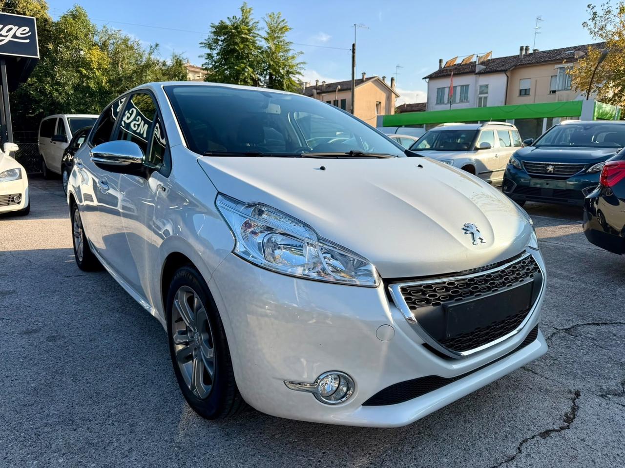 Peugeot 208 1.2 benzina Neopatentati