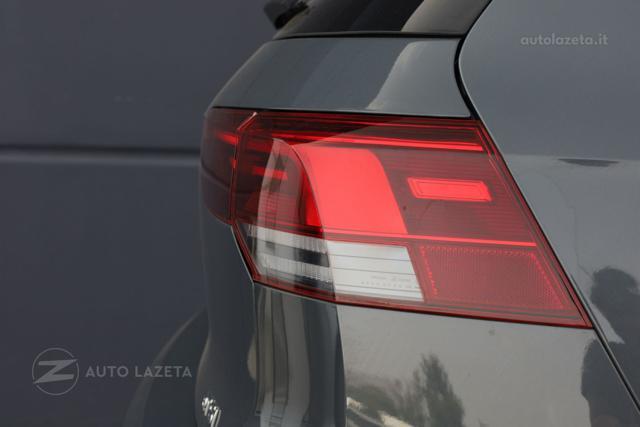 VOLKSWAGEN Golf 1.5 eTSI 150 CV DSG R-Line