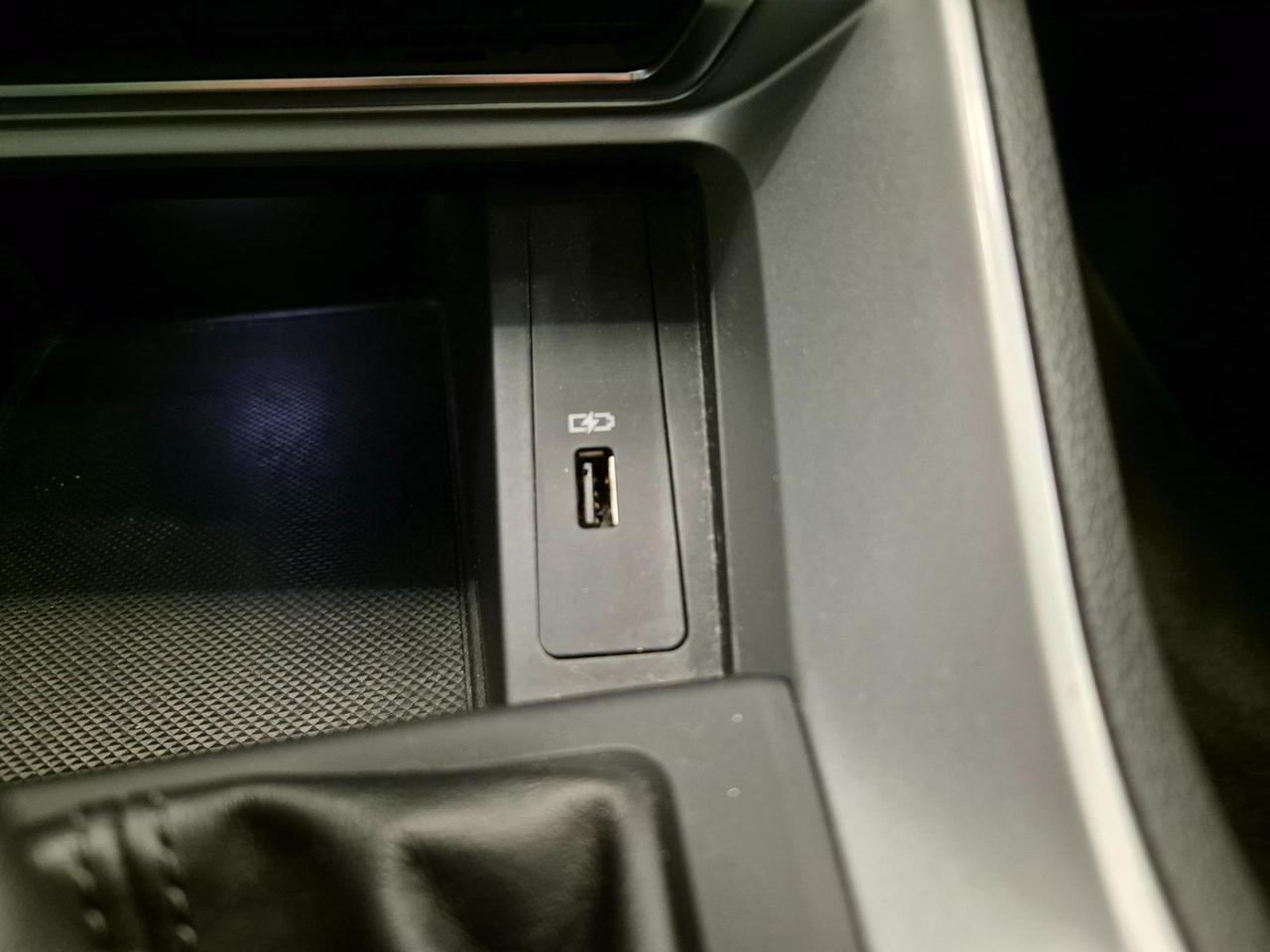 Audi Q3 35 2.0 tdi Business s-tronic - Cruise/Lim - Sens. Park.