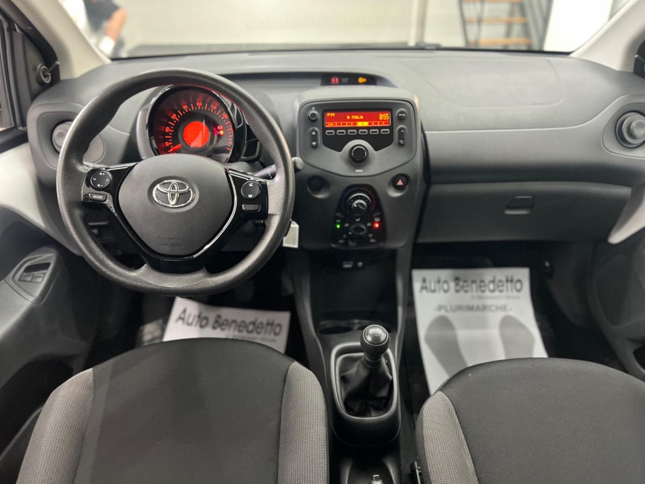 Toyota Aygo 1.0 VVT-i 72 CV 5 porte x-play