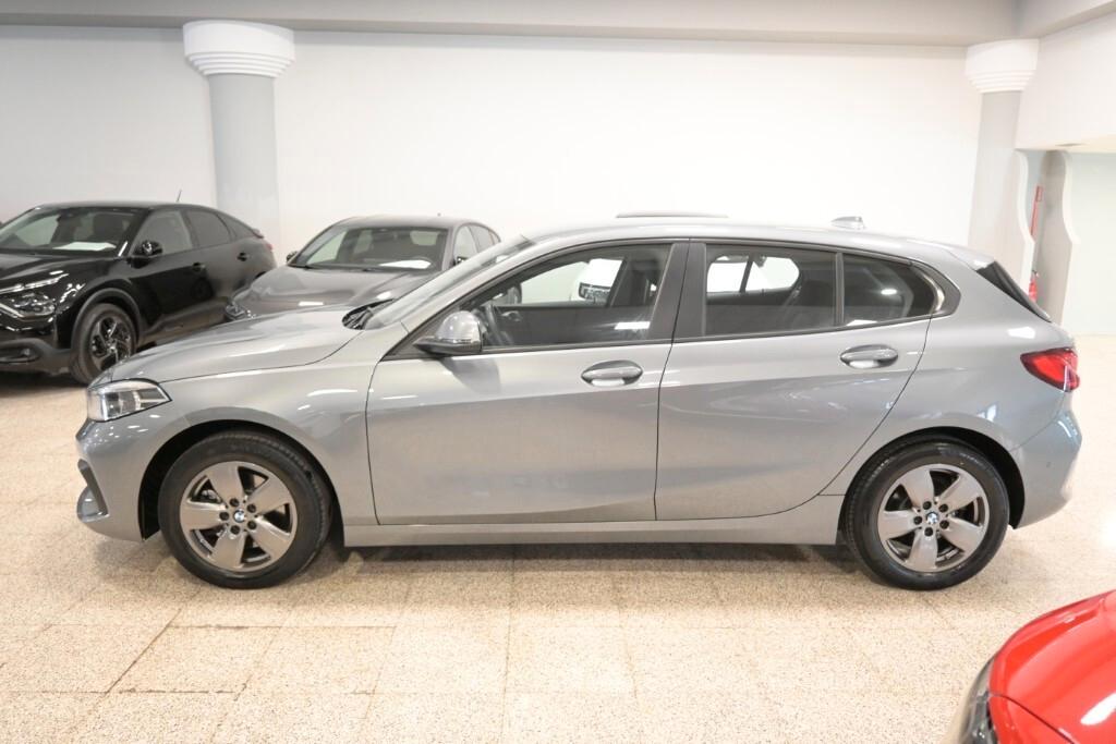 BMW 116D 115CV STEPTRONIC BUSINESS ADVANTAGE ( FARI LED - BMW DIGITAL COCKPIT - NAVI - MIRROR - PDC )