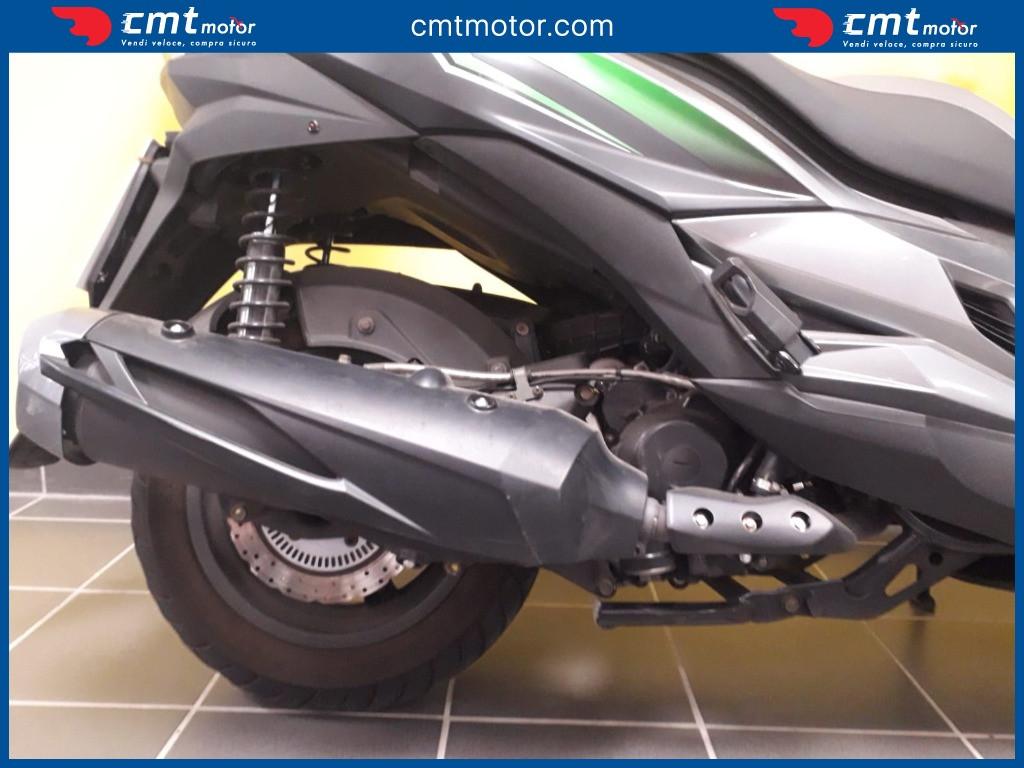 Kawasaki J 300 - 2018