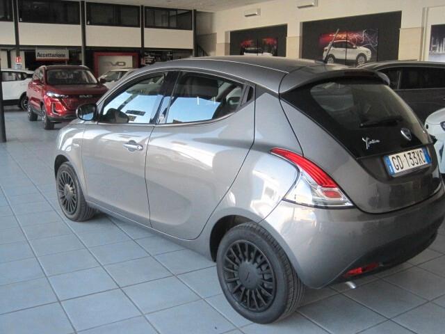 Lancia Ypsilon 1.0 FireFly 5 porte S&S Hybrid Ecochic Silver