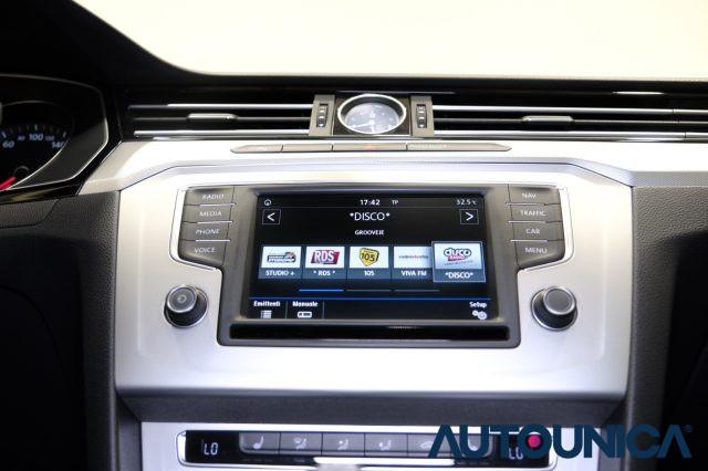 VOLKSWAGEN Passat Variant 1.6 TDI SCR DSG R-LINE BMT
