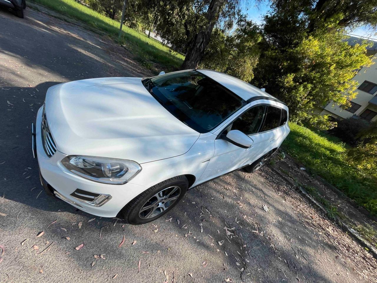 Volvo XC 60 XC60 D5 AWD Geartronic R-design Automatica Apple Car Android