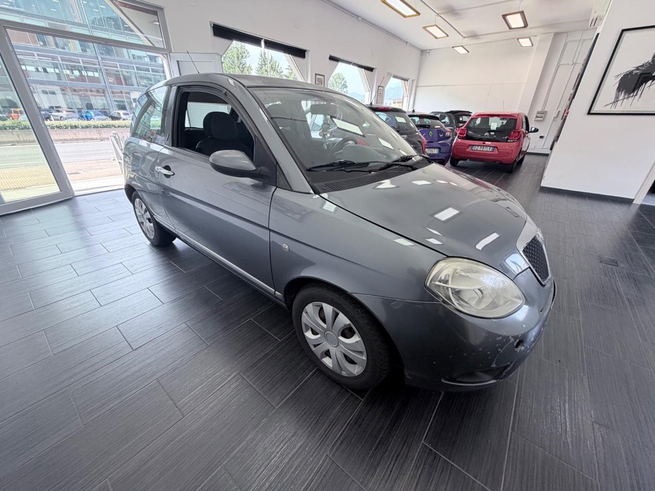 Lancia Ypsilon 1.2 Argento ok neopatentati
