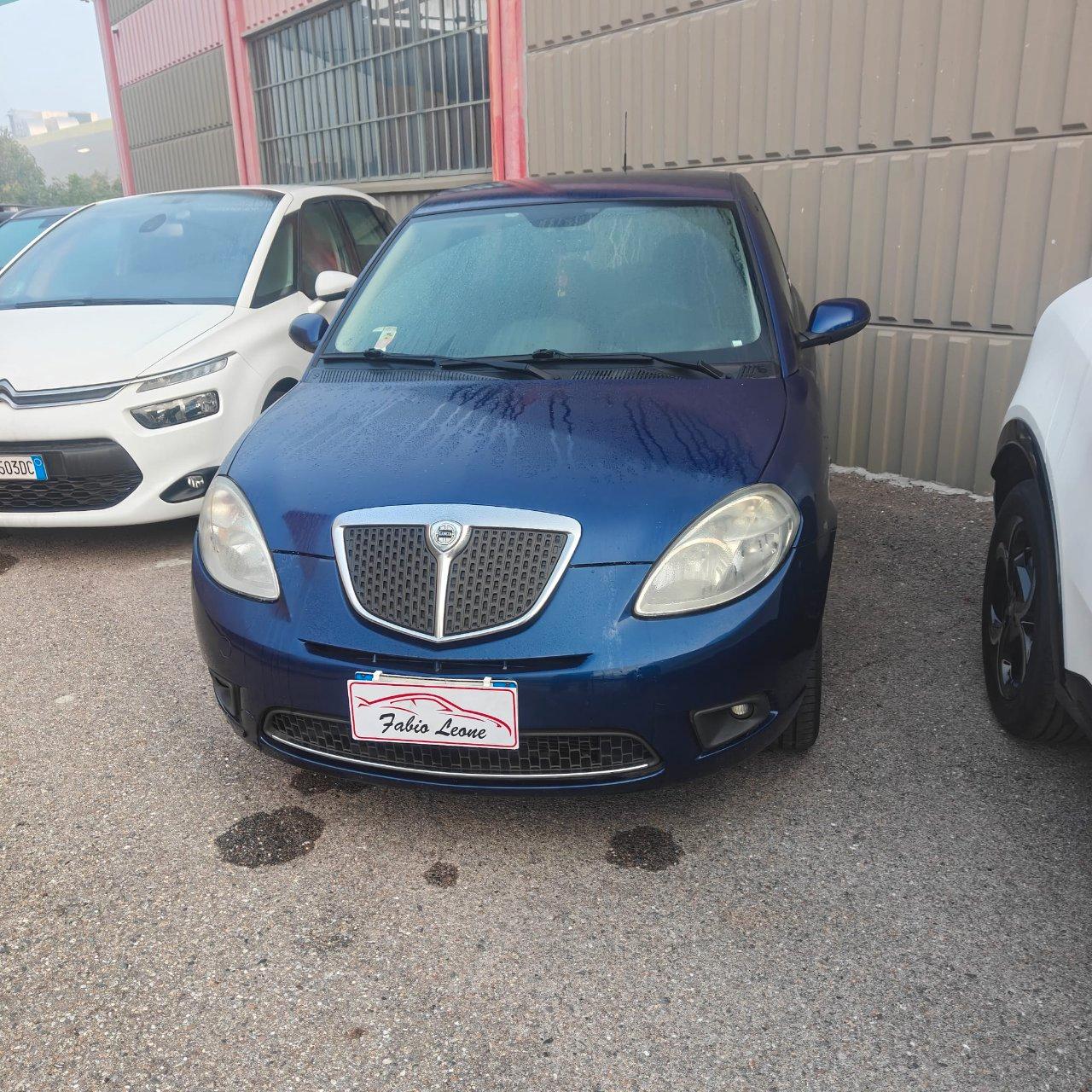 Lancia Ypsilon 3 Porte Ypsilon 1.2 8v New Oro (oro)