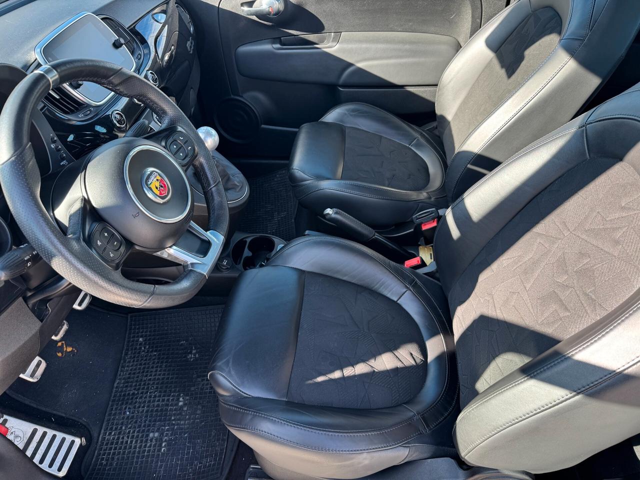 Abarth 595 1.4 Turbo T-Jet 165 CV Scorpioneoro