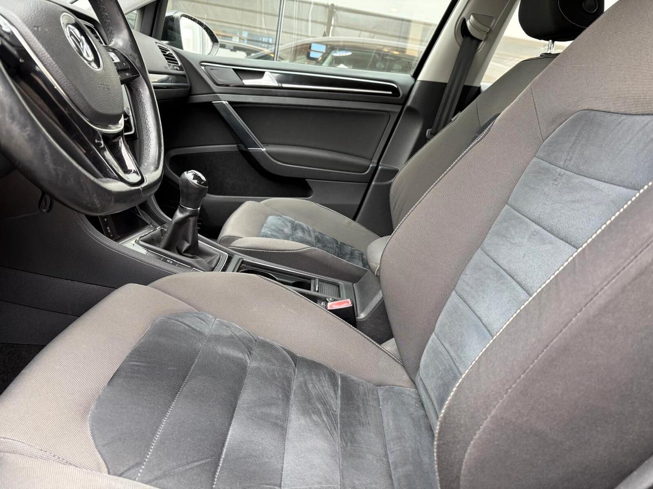 Volkswagen Golf HIGHLINE 1.6 TDI 5p. BMT UNICO PR.