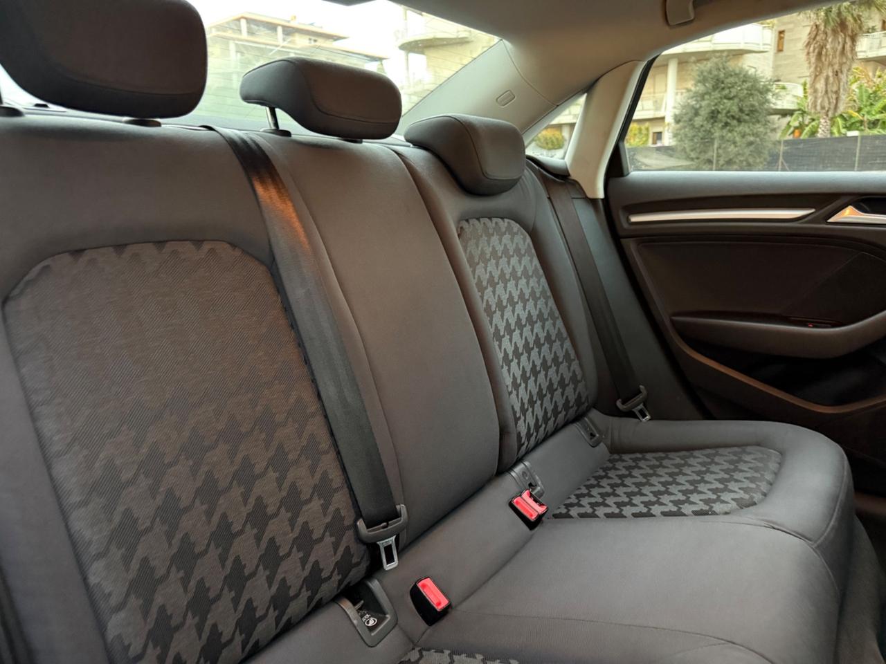 Audi A3 Sedan 1.6 TDI clean diesel Ambition