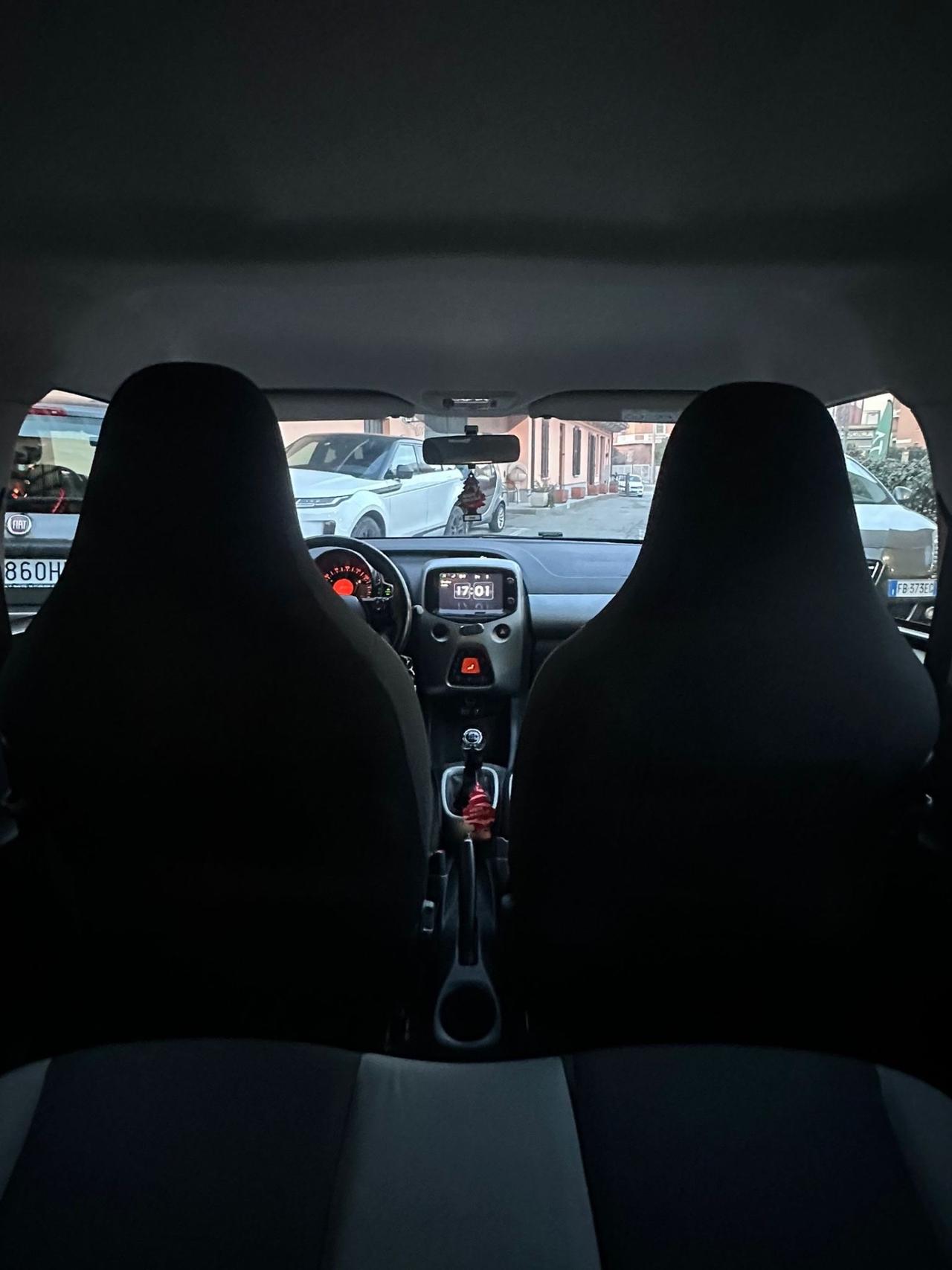 Toyota Aygo 1.0 VVT-i 69 CV 5 porte x-play