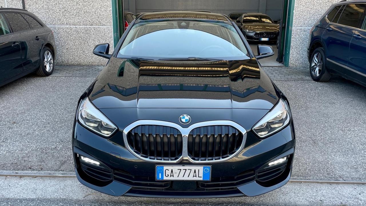 Bmw 116 116d 5p. Advantage LED