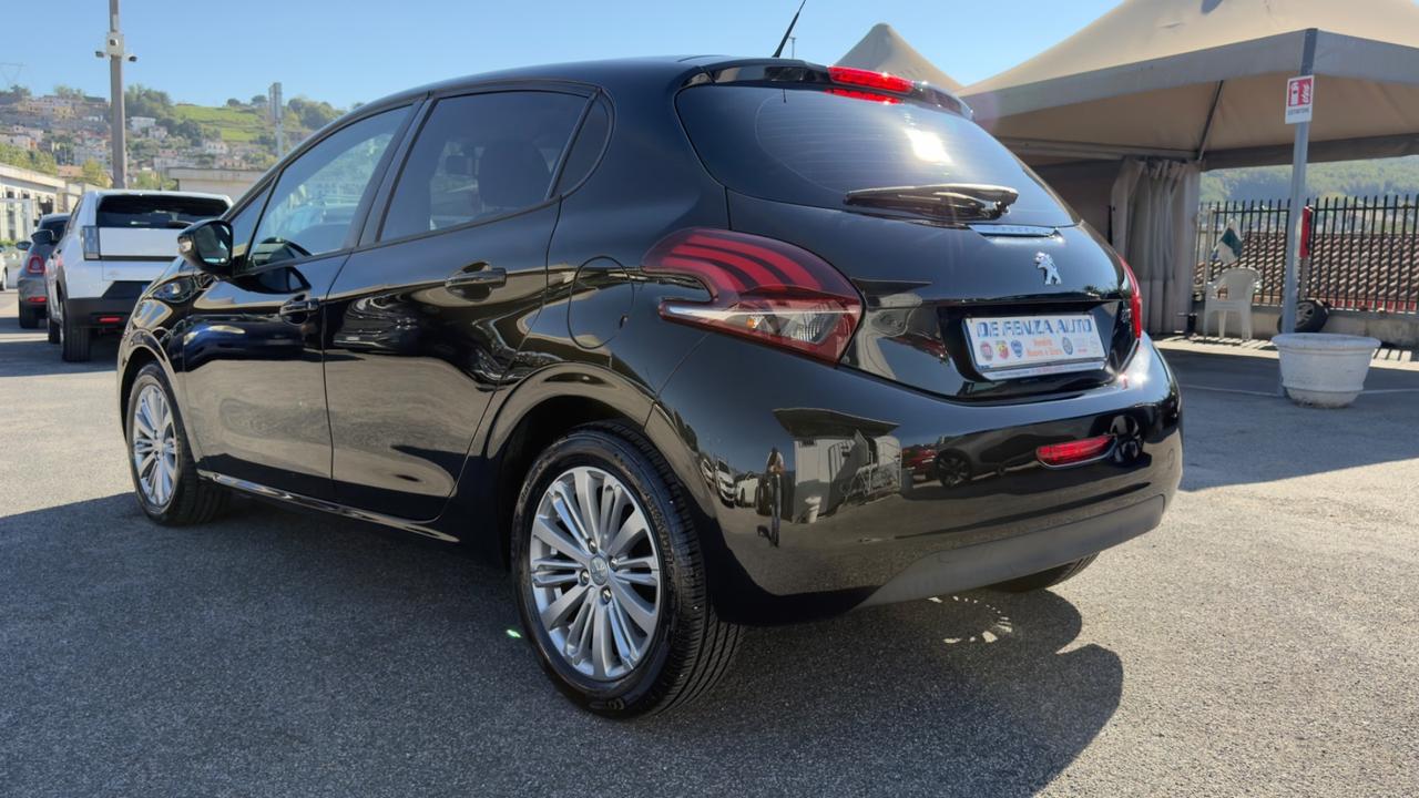 Peugeot 208 PureTech 82 5p. GPL Allure