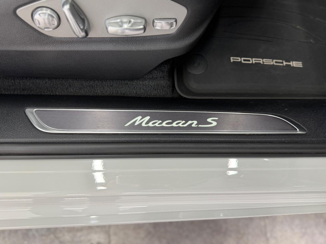 Porsche Macan 3.0 S --GRIGIO GESSO--