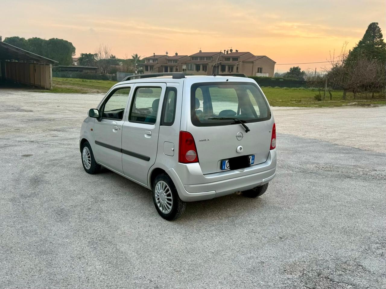 Opel Agila 1.2 benzina 5porte NEOPATENTATI