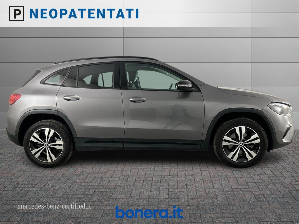 Mercedes GLA 180 180 D Progressive Advanced Plus 8G-DCT