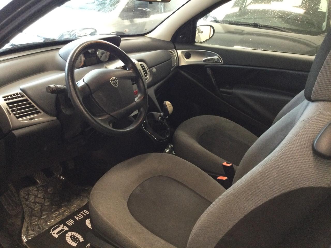 Lancia Ypsilon 1.2 Argento