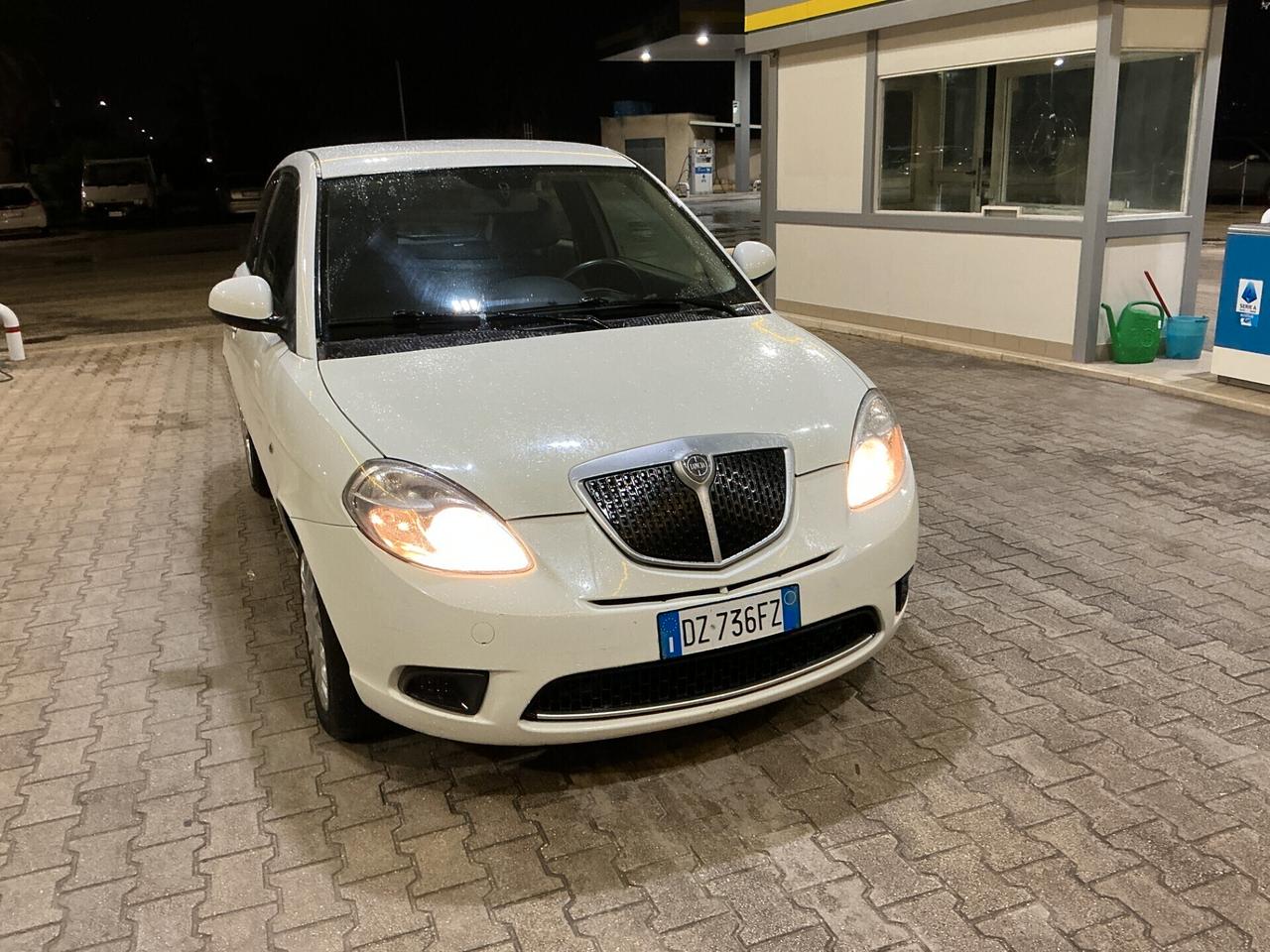 Lancia Ypsilon 1.2 Argento