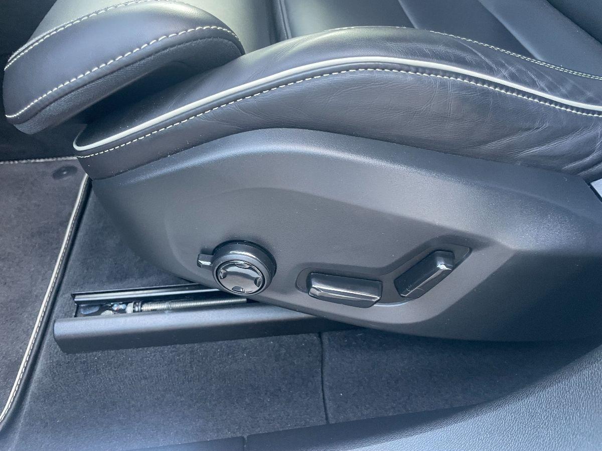 VOLVO - XC60 - B4 AWD Geartronic R-design