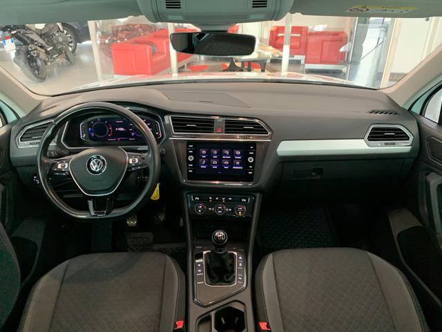 VOLKSWAGEN Tiguan 1.6 TDI SCR Sport BlueMotion Technology R-Line