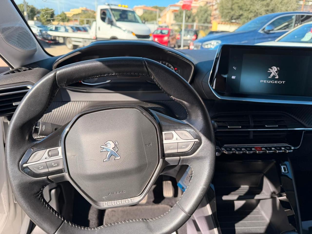 Peugeot 208 Neopatentati