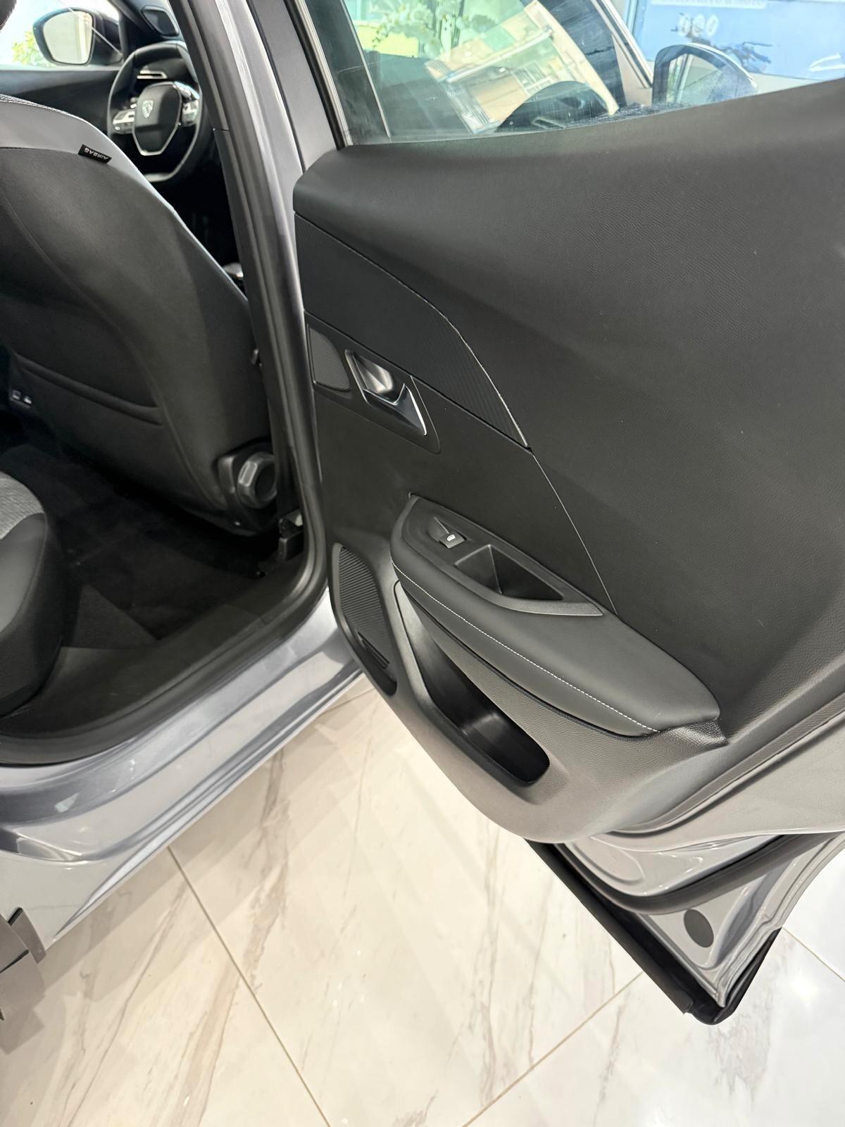 Peugeot 2008 PureTech 130 S&S EAT8 Allure