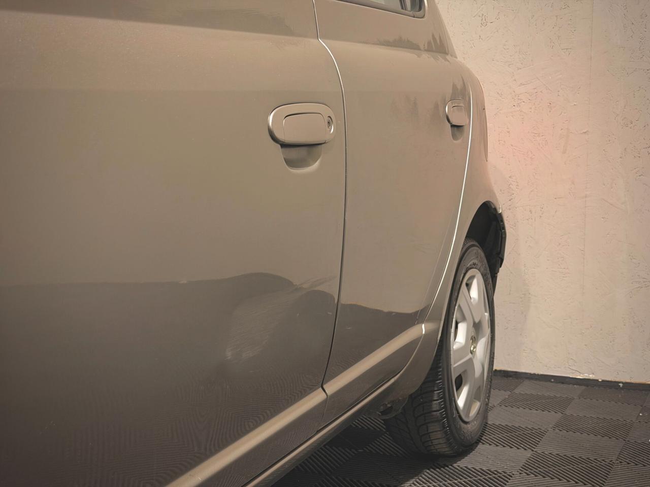 Toyota Yaris 1.0i 5 PORTE - UNICOPROPRIETARIO