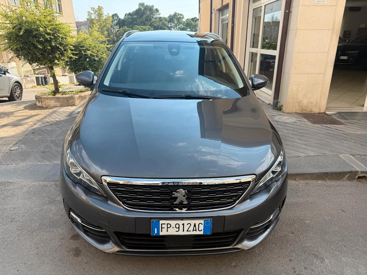 Peugeot 308 BlueHDi 130 S&S SW Allure