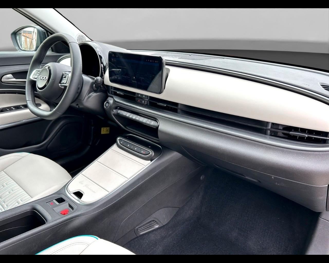 FIAT 600 1.2 hybrid La Prima 110cv auto