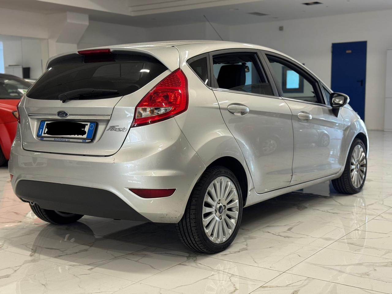 Ford Fiesta 1.2 82 CV 5 porte NEOPATENTATI