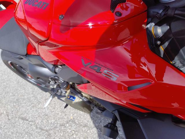 DUCATI Streetfighter V4S