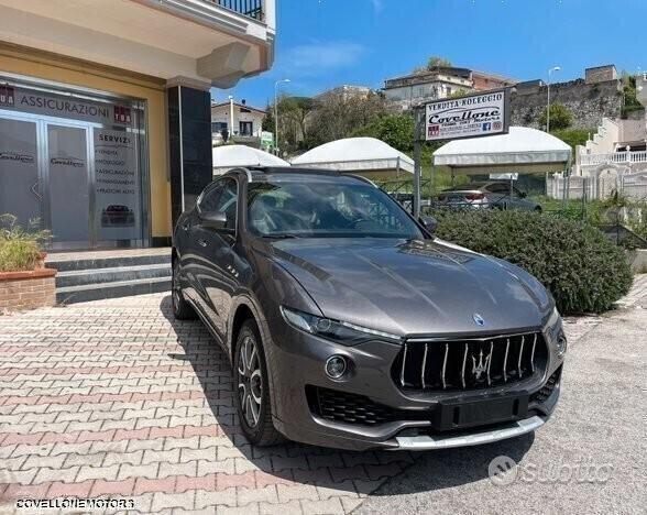 Maserati Levante 3.0 diesel pack sport pell tetto