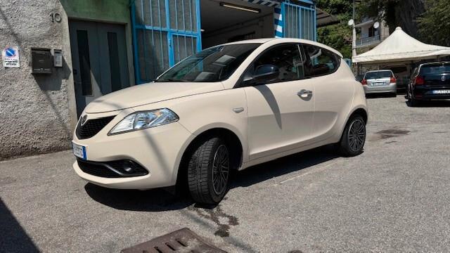 Lancia Ypsilon 1.2 69 CV 5 porte Gold