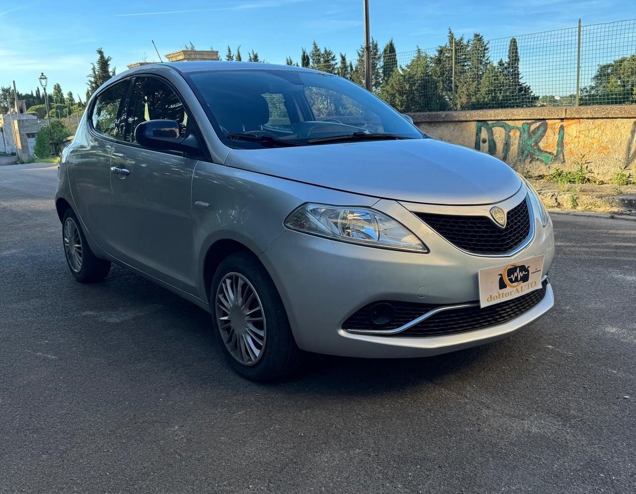 Lancia Ypsilon 1.2 69 CV 5 porte GPL Ecochic Gold