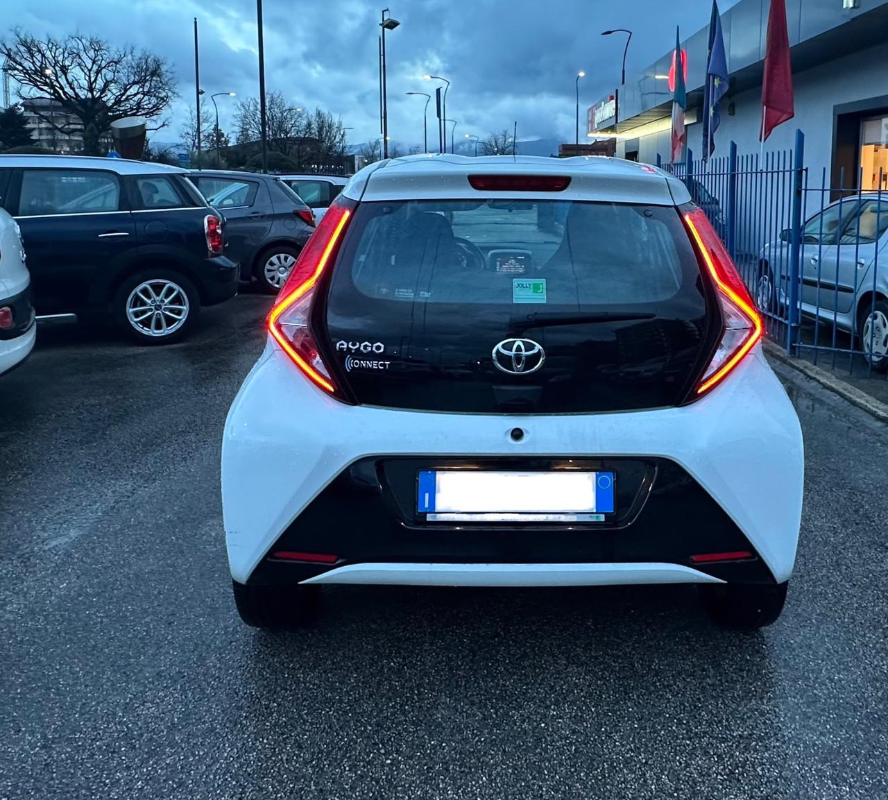 Toyota Aygo Connect 1.0 VVT-i 72 CV 5 porte x-cool