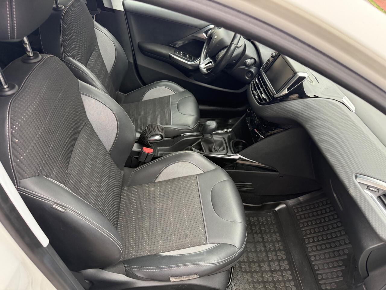 Peugeot 2008 PureTech action gti