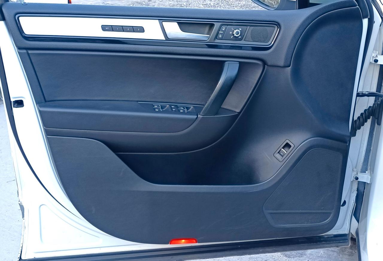 Volkswagen Touareg 3.0 TDI 245CV AUTOMATICO ZAMPOGNAUTO CT