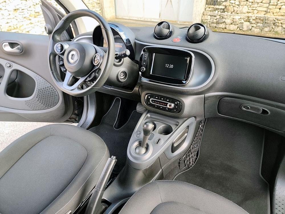 Smart ForTwo 90 0.9 Turbo twinamic Passion NAVI, LED, Sedili Riscalald.