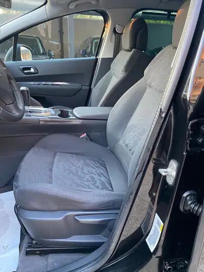 Peugeot 3008 1.6 HDi 112CV cambio robotizzato Tecno