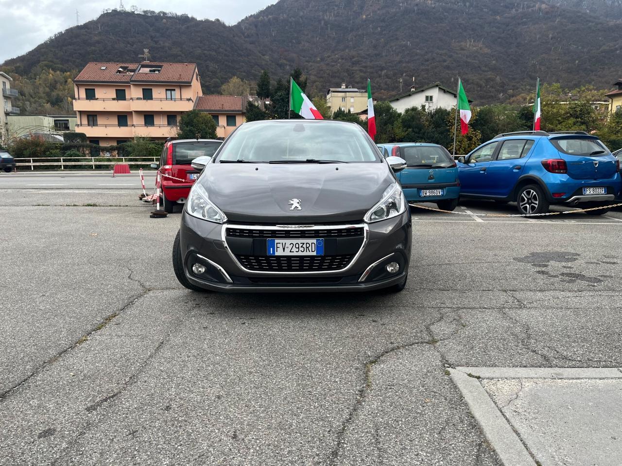 PEUGEOT 208 NEOPATENTATI