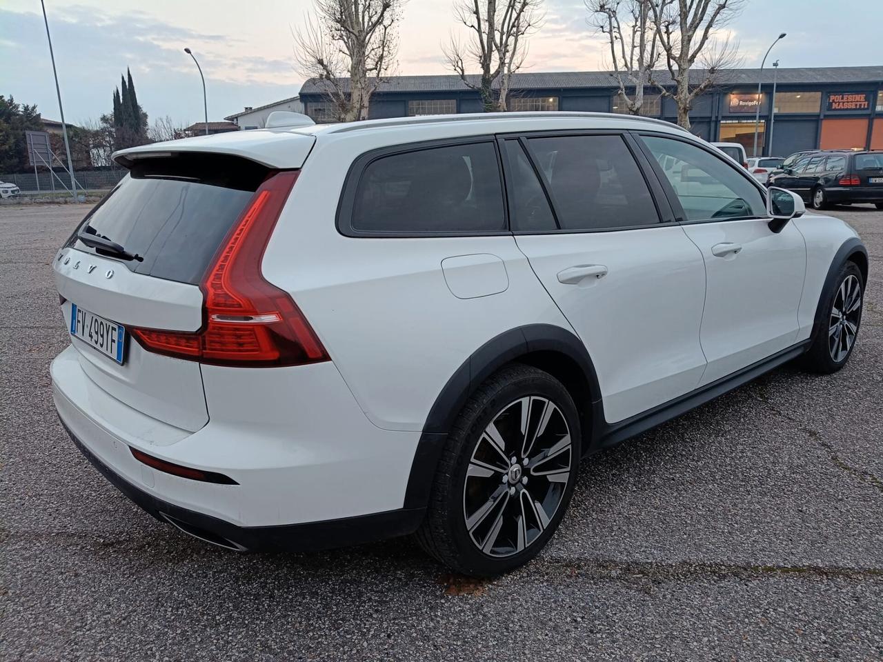 Volvo V60 Cross Country D4 AWD Geartronic Business Plus