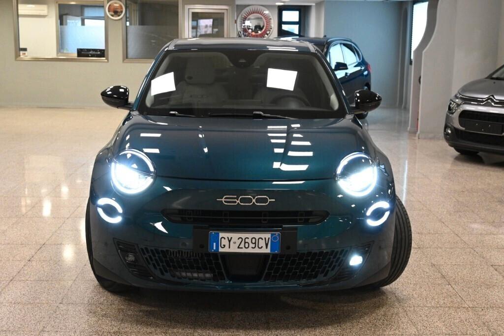 FIAT 600 HYBRID 136CV AUTOMATICA LA PRIMA – 23.000 KM – FULL OPTIONAL
