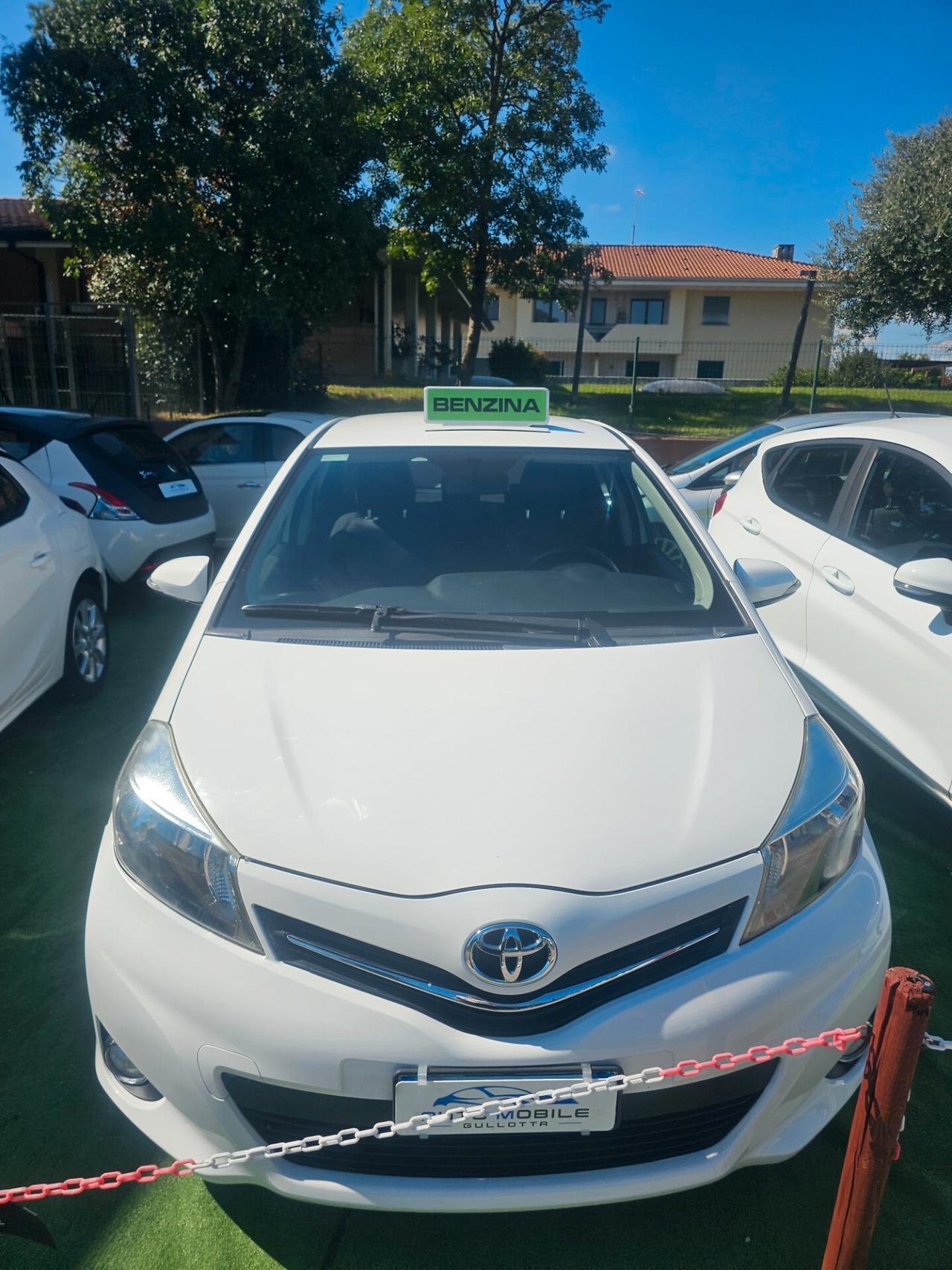 Toyota Yaris 1.0 5 porte Lounge