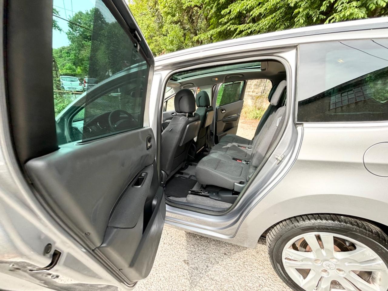 Peugeot 5008 2.0 HDi 150CV Active