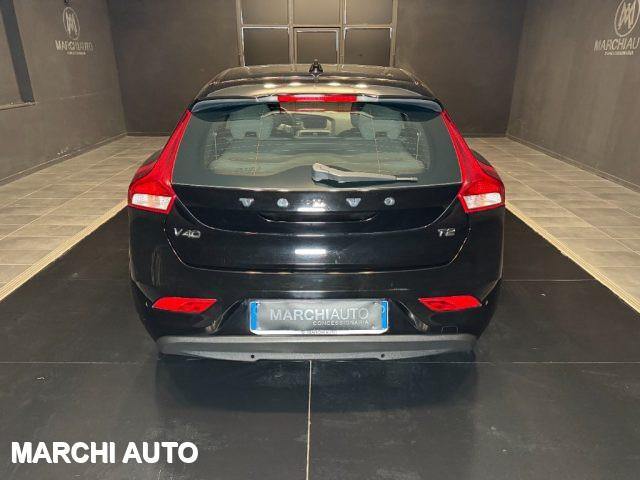 VOLVO V40 T2 Plus