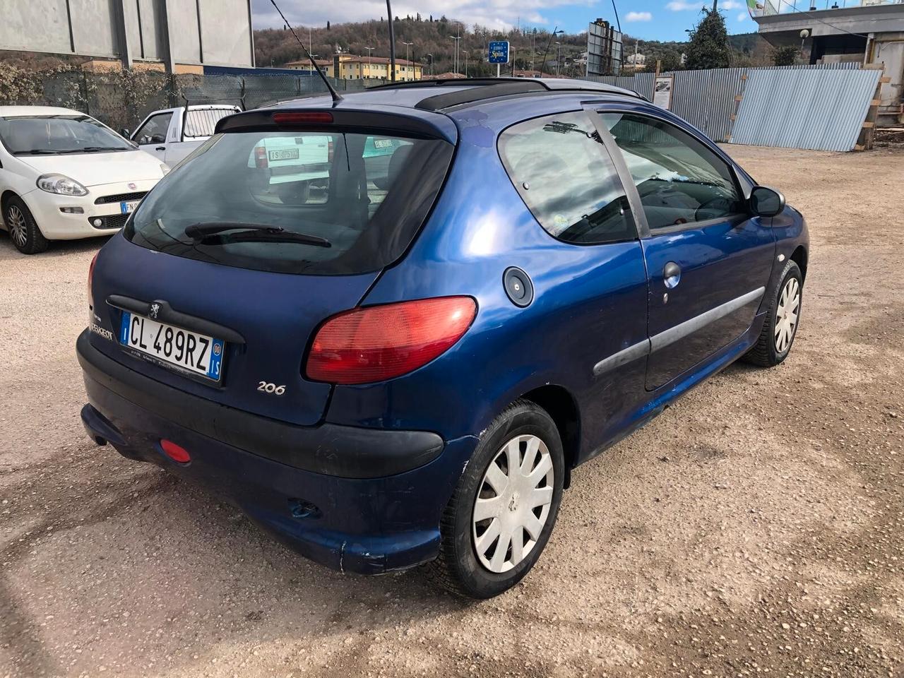 Peugeot 206 1.1 3p. XR