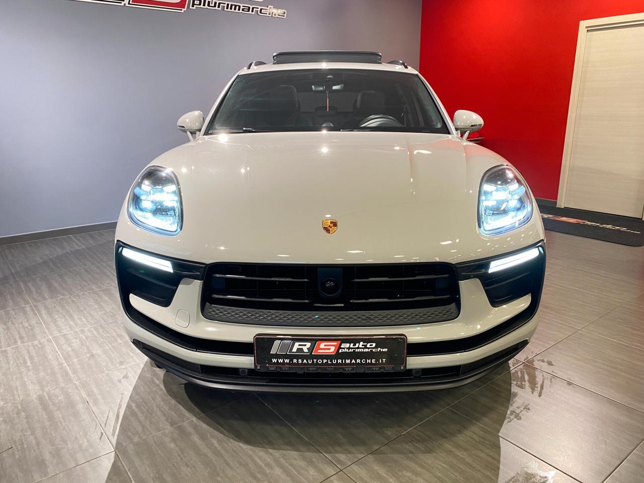 Porsche Macan 2.0 Sport Chrono GESSO