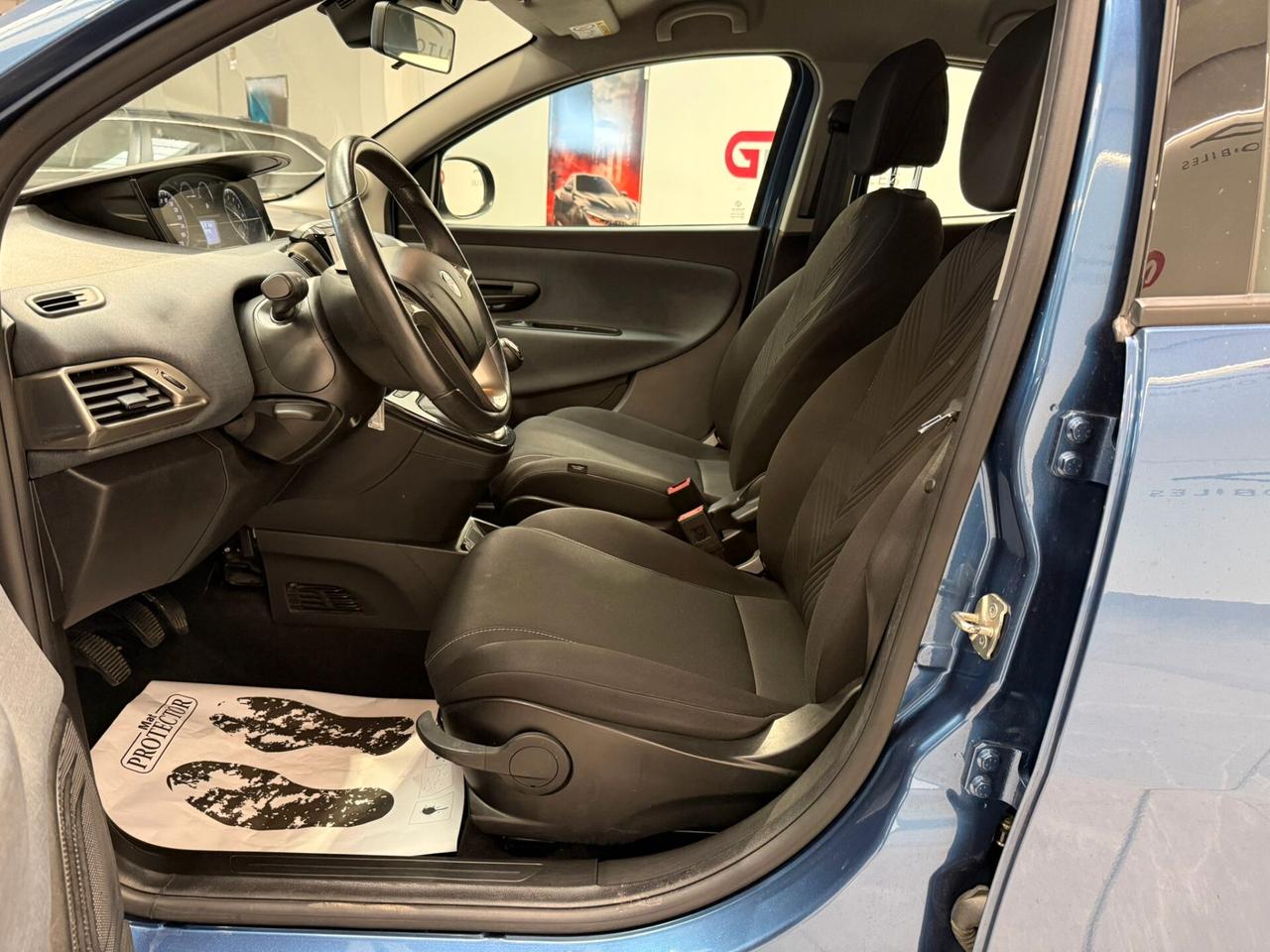 Lancia Ypsilon 1.0 FireFly 5 porte S&S Hybrid Gold