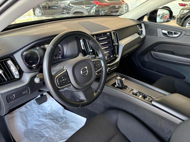 VOLVO XC60 B4 (d) AWD Geartronic Business