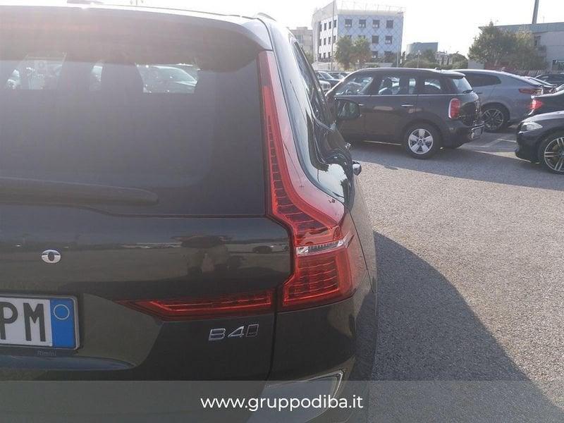 Volvo XC60 II 2018 Diesel 2.0 b4 Momentum Pro awd auto